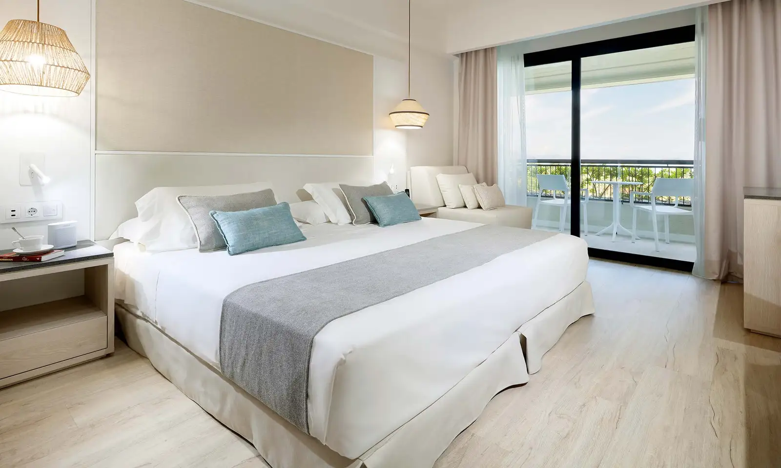 Grand-Palladium-Sicilia-Connecting-Family-Deluxe