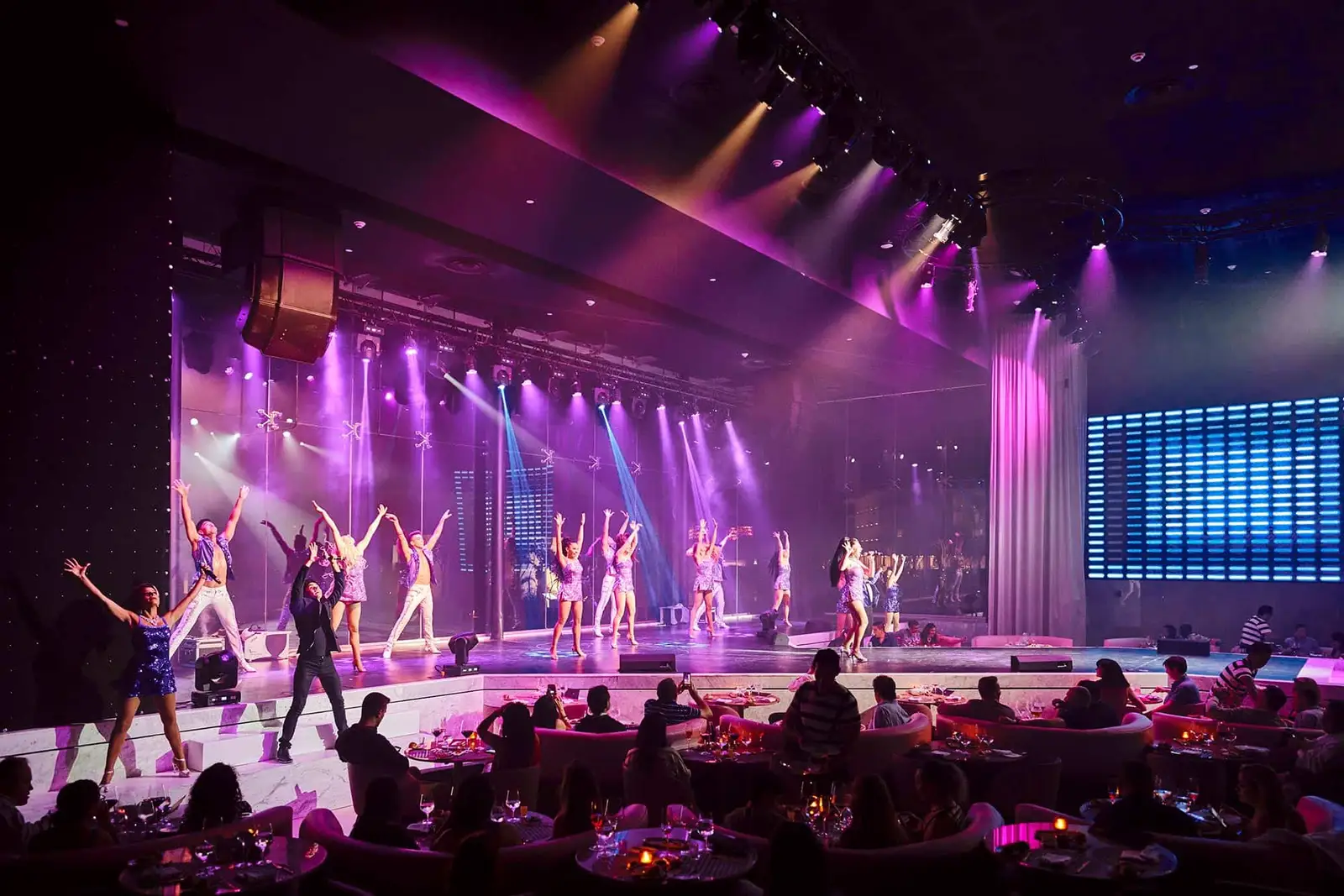 TRS Coral Hotel_Espectaculos internacionales en Chic Cabaret Restaurant