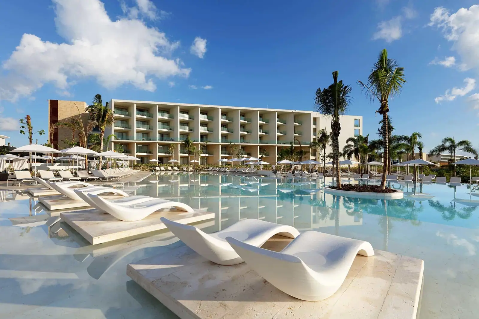 Grand Palladium Costa Mujeres Resort Spa_Vista general de la piscina principal