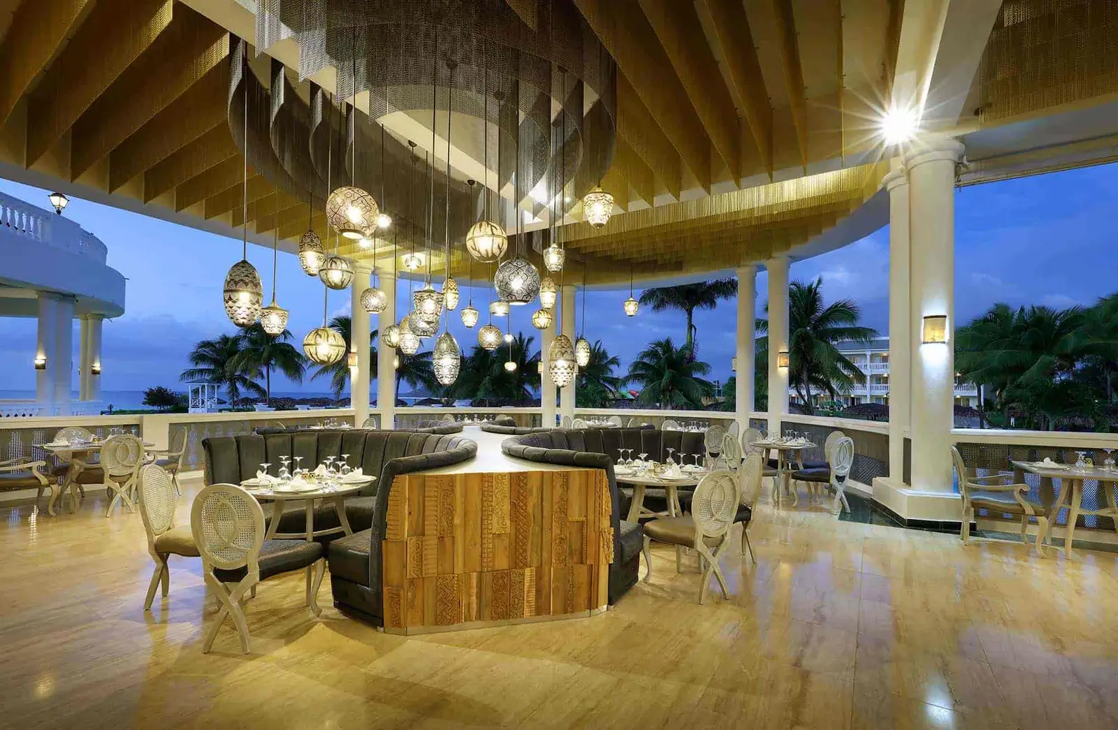 Grand-Palladium-Jamaica-Resort-Spa_Restaurante-a-la-carta-Bhogali
