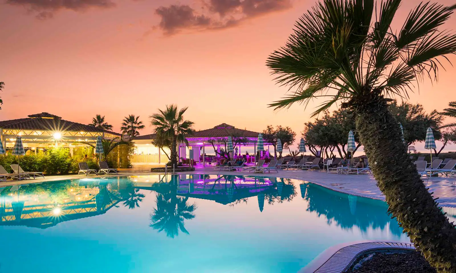 grand_palladium_sicilia_resort_spa_beach_bar