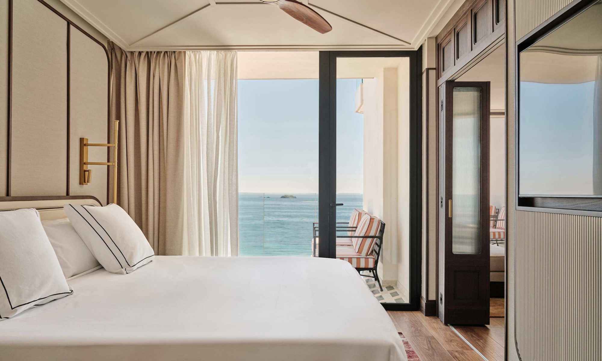 deluxe-superior-sea-view