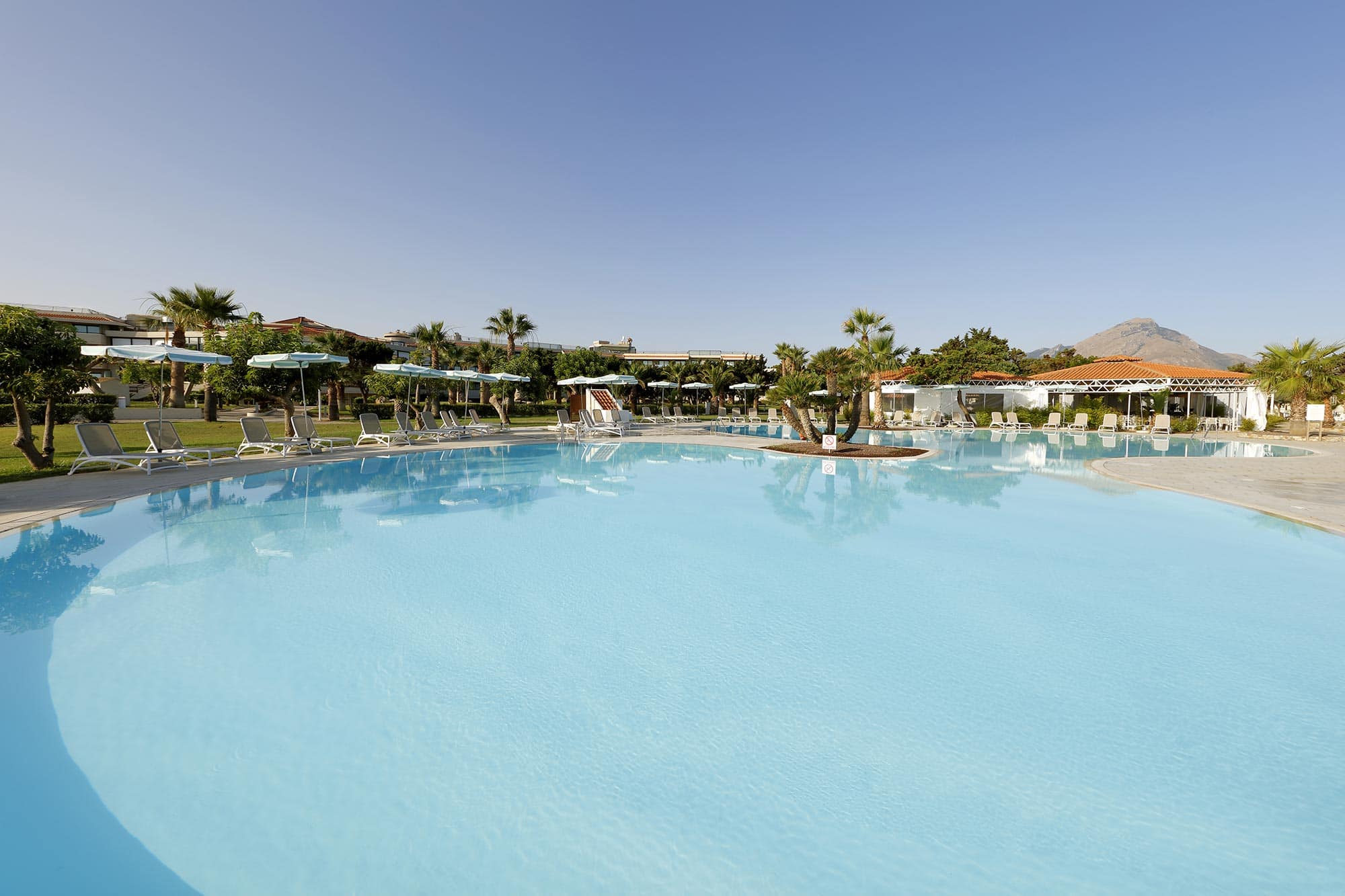 Grand-Palladium-Sicilia-Resort-Spa-Beach-Pool-3