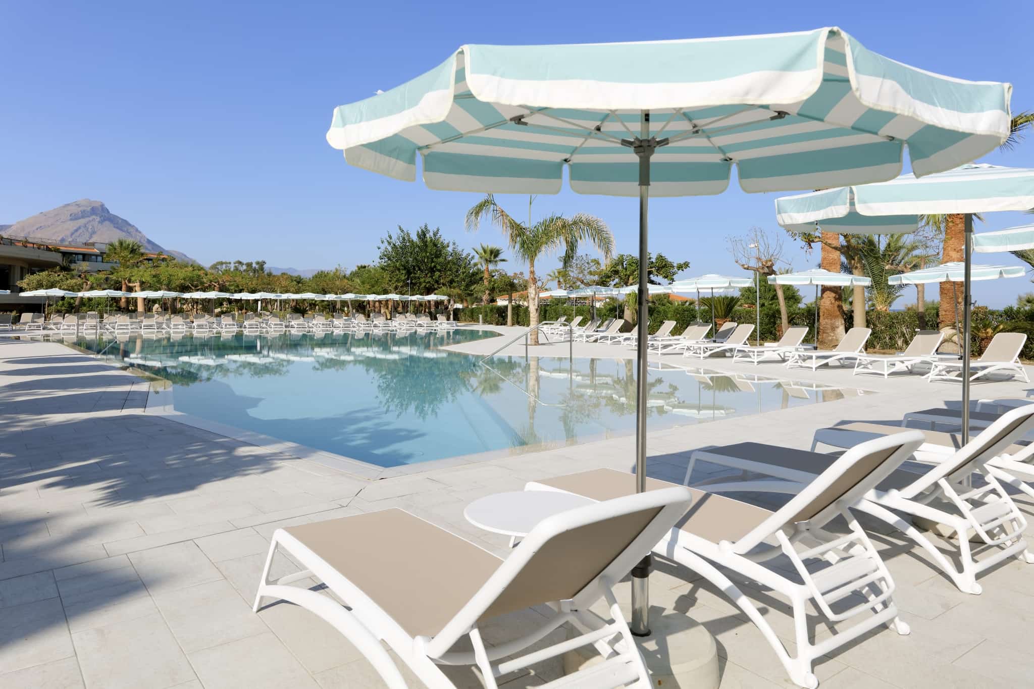 The Signature Level at Grand Palladium Sicilia Resort & Spa y Grand Palladium Sicilia Resort & Spa Piscina