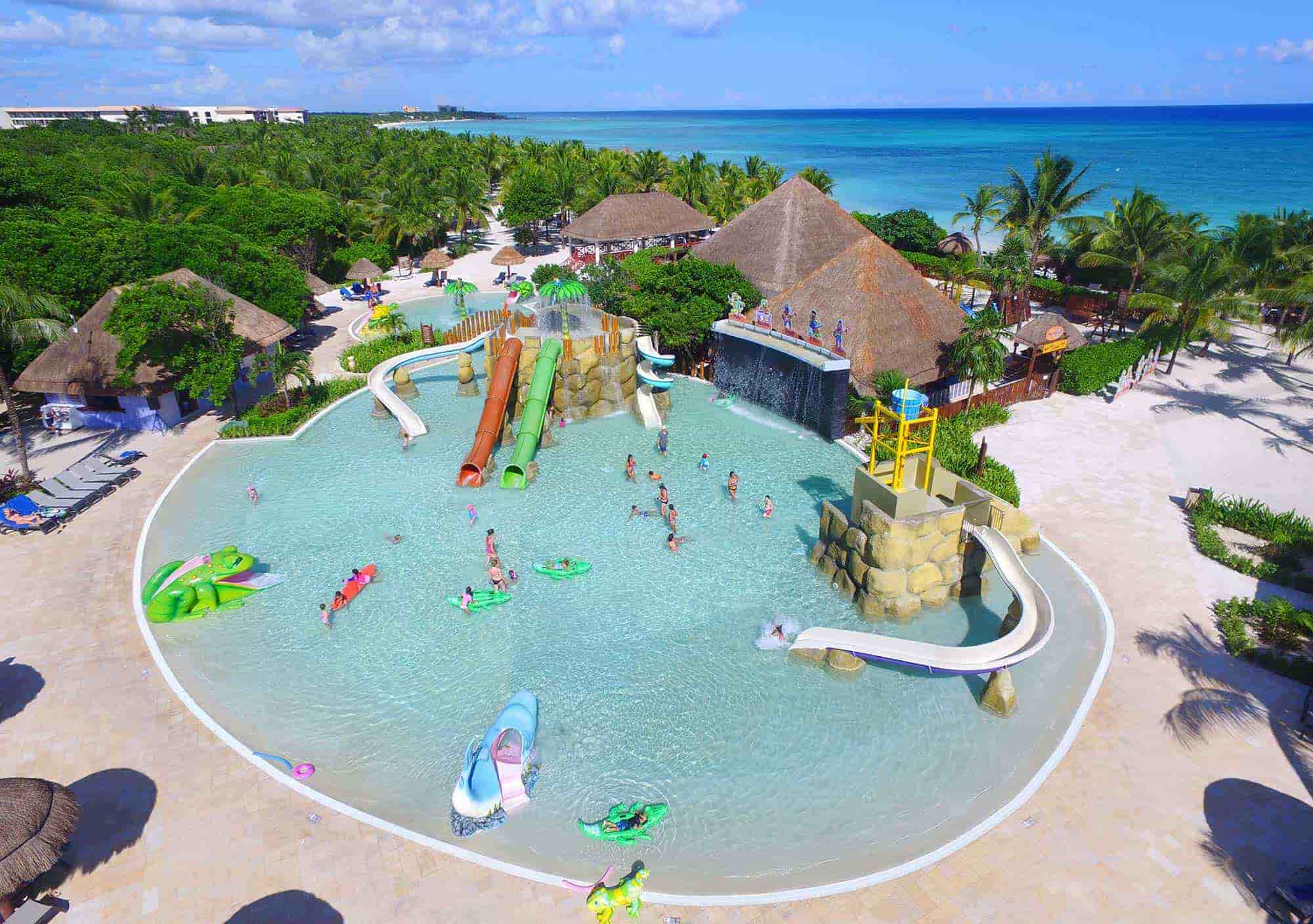 Grand-Palladium-Colonial-Resort-Spa_Vista-de-la-piscina-para-niños
