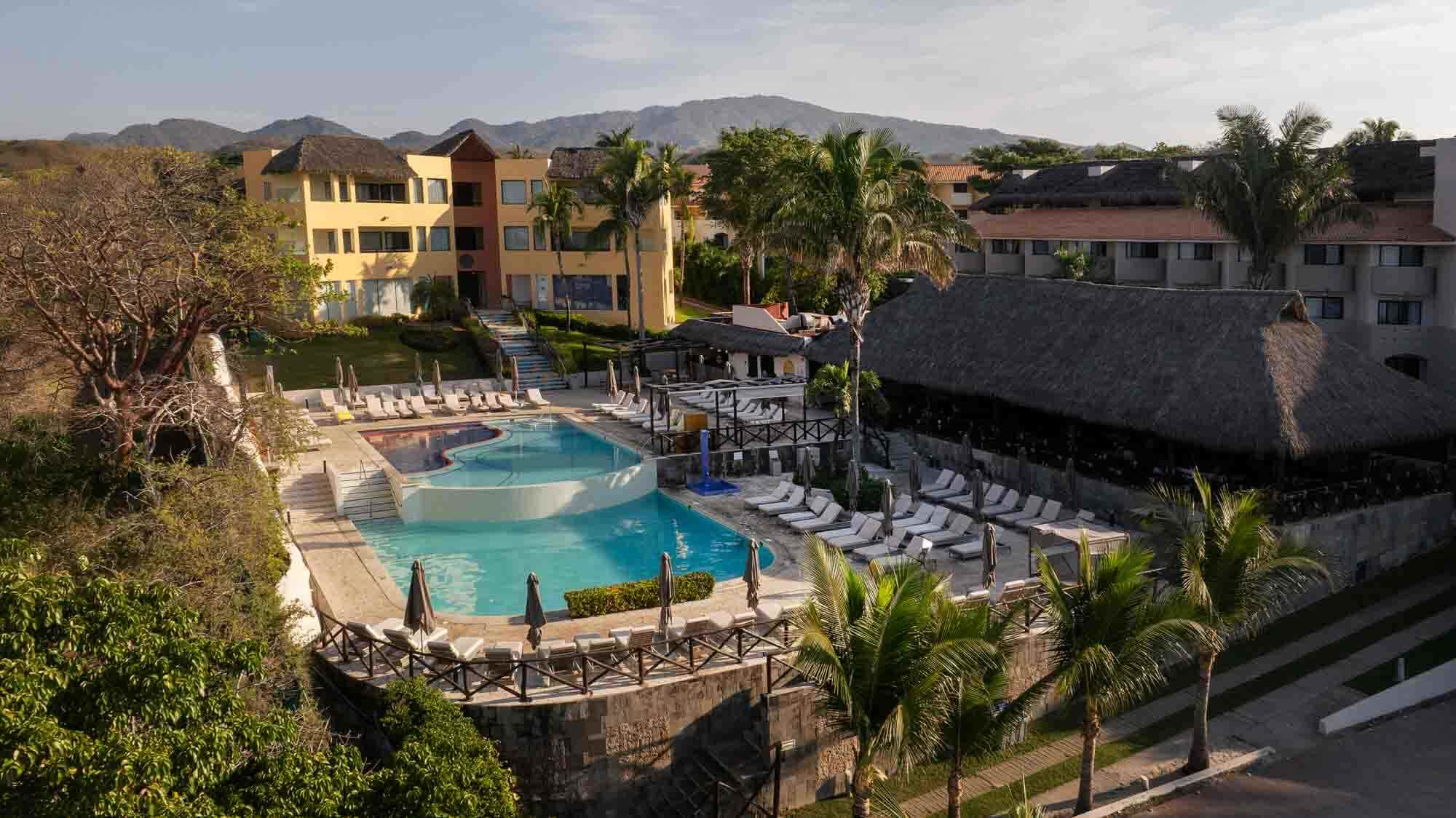 family-selection-grand-palladium-vallarta-piscina-principal-18.jpeg