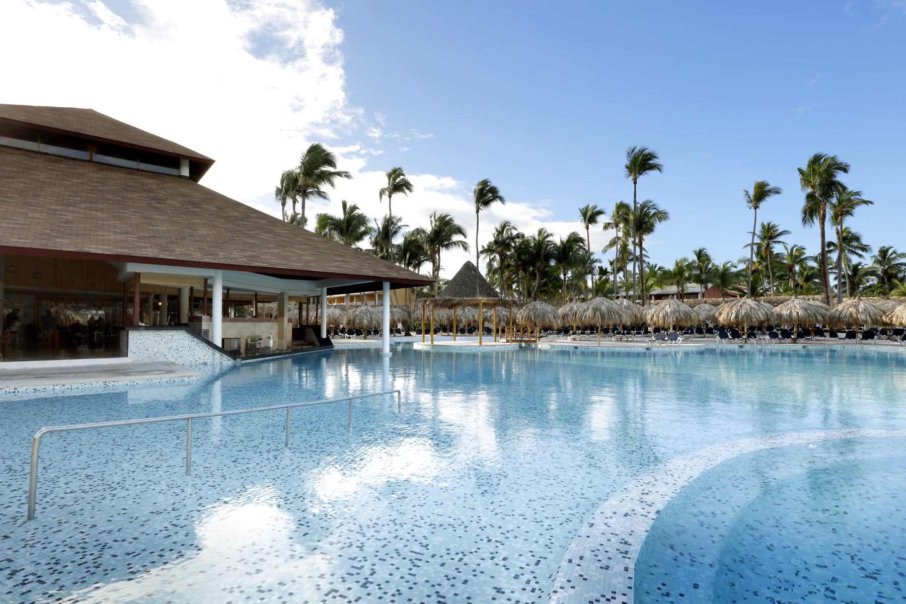 Grand-Palladium-Punta-Cana-Resort-Spa-piscina-resort